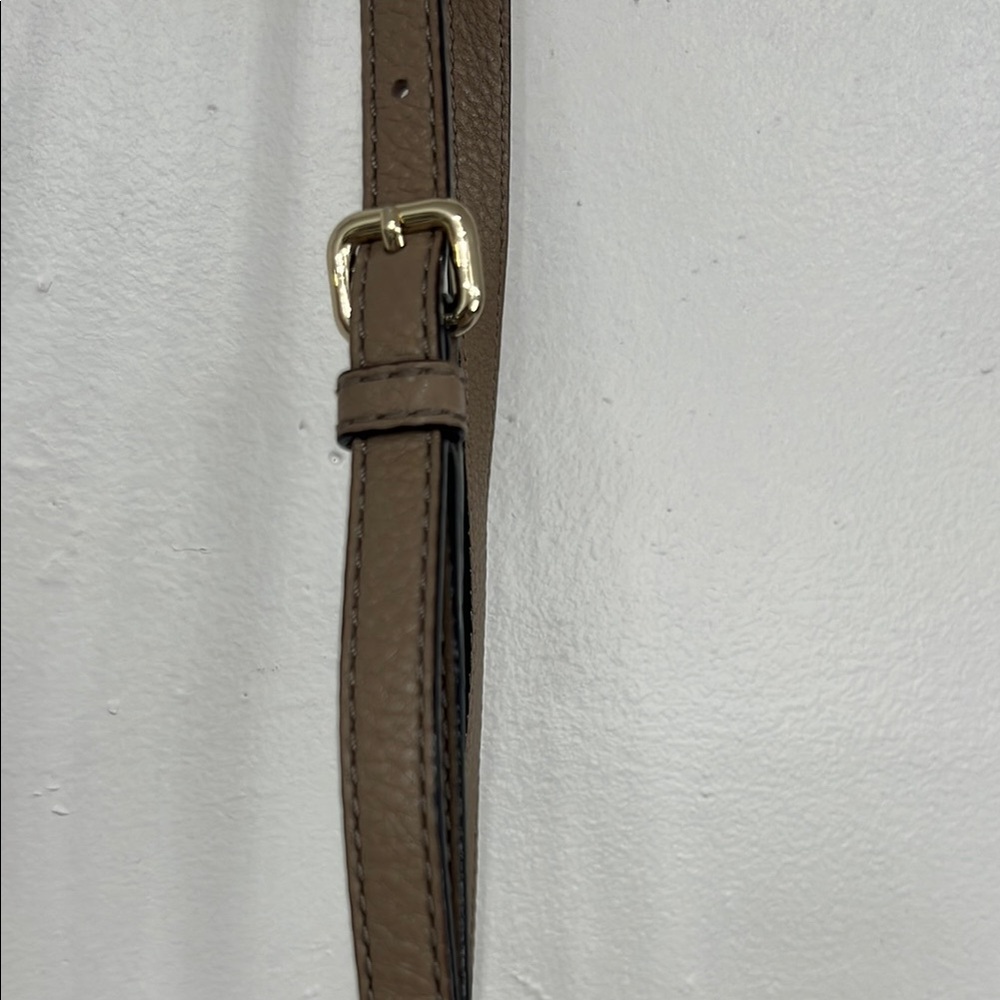 Kate Spade Brown Crossbody Bag with Timeless Appeal - Picture 6 of 9